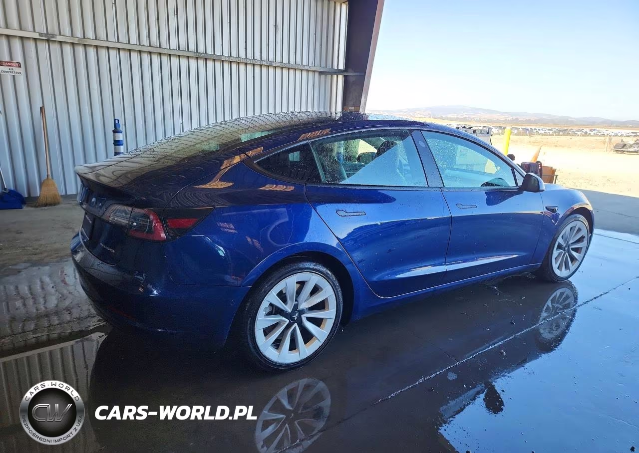2022 Tesla Model 3 VIN:5YJ3E1EB7NF305017 - 3