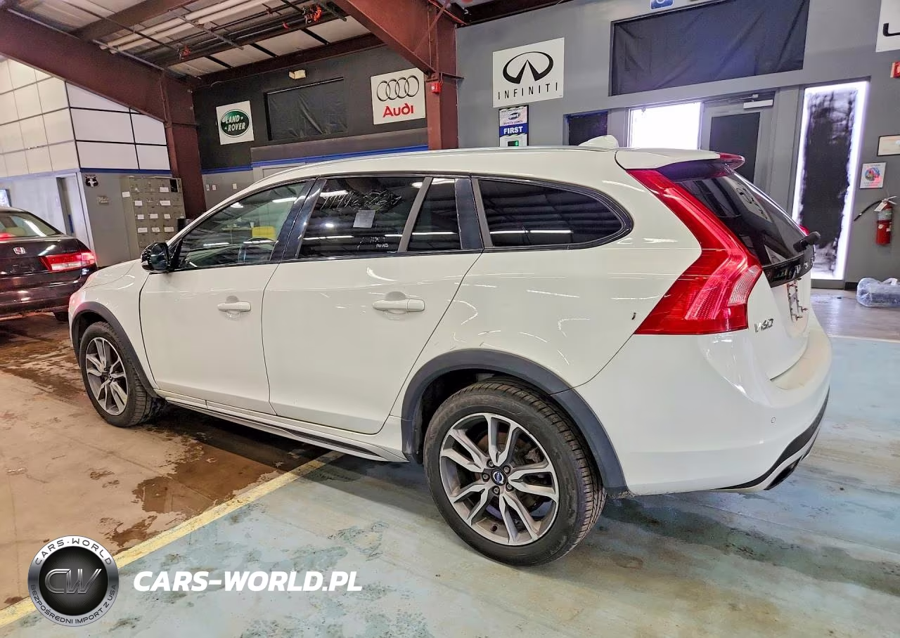 2015 Volvo V60 Cross Country Premier VIN:YV4612HK1F1000646 - 2