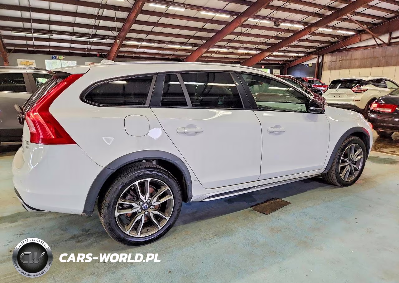 2015 Volvo V60 Cross Country Premier VIN:YV4612HK1F1000646 - 3