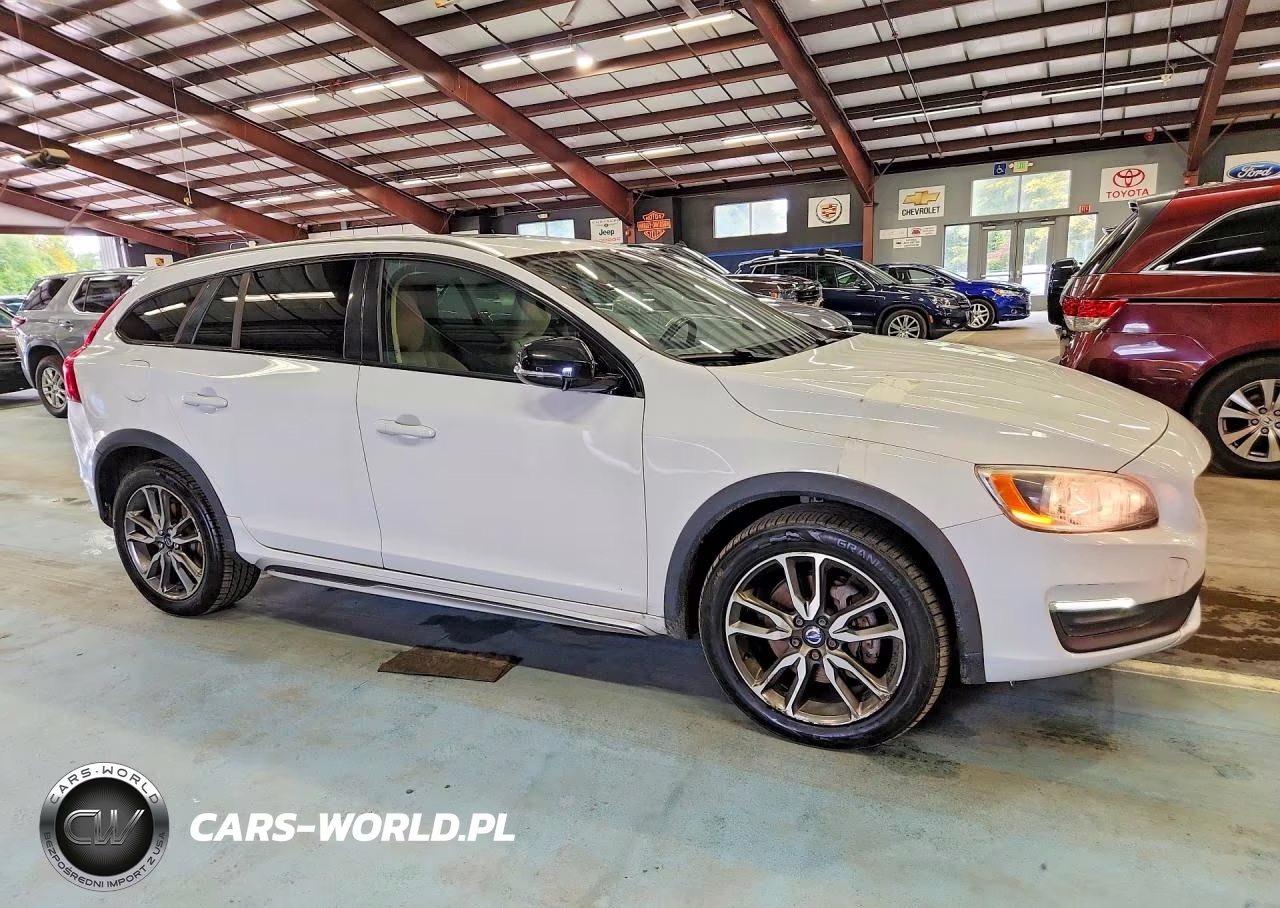 2015 Volvo V60 Cross Country Premier VIN:YV4612HK1F1000646 - 4