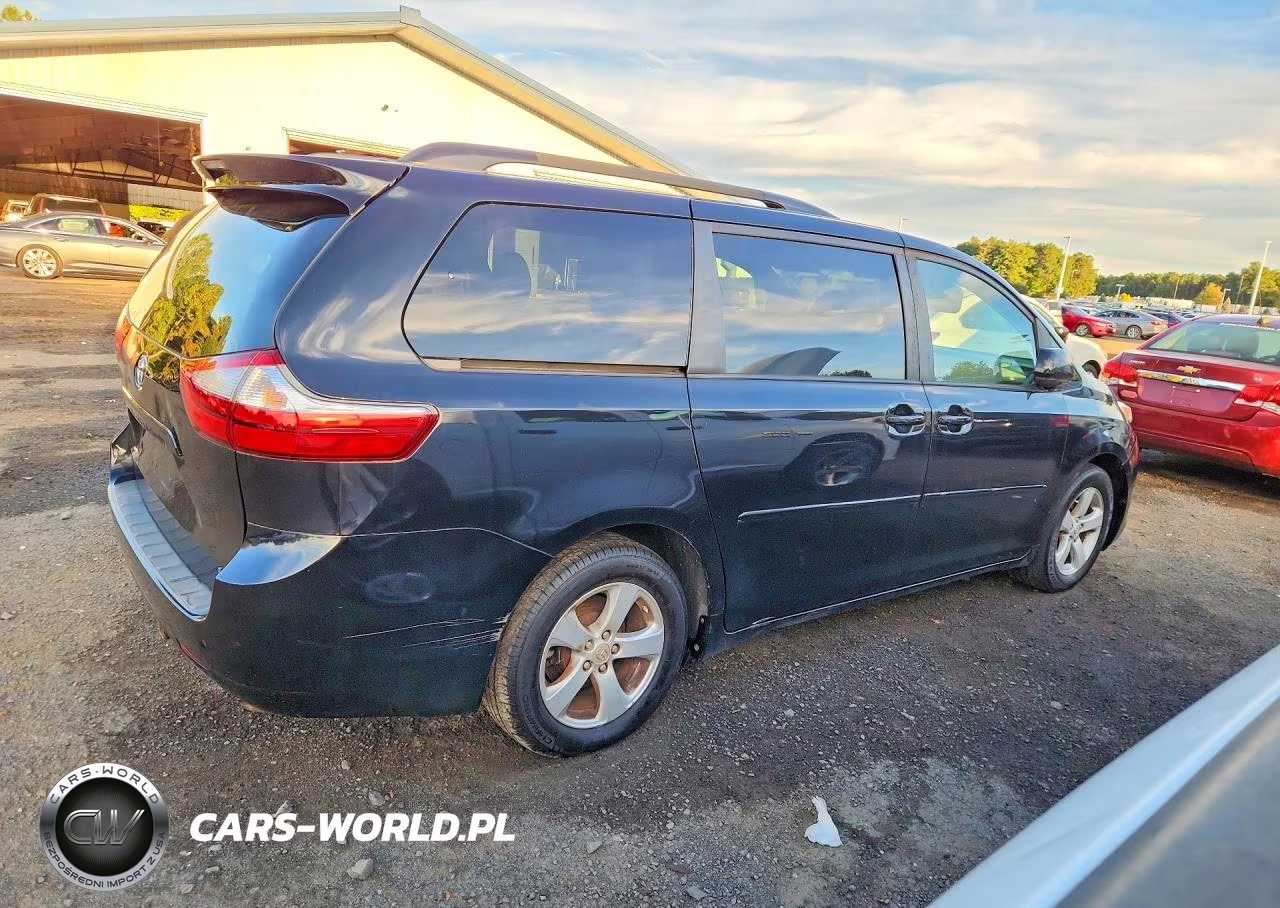 2017 Toyota Sienna Le VIN:5TDKZ3DCXHS816680 - 3