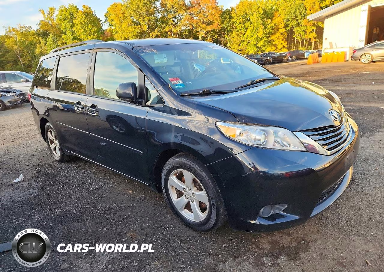 2017 Toyota Sienna Le VIN:5TDKZ3DCXHS816680 - 4