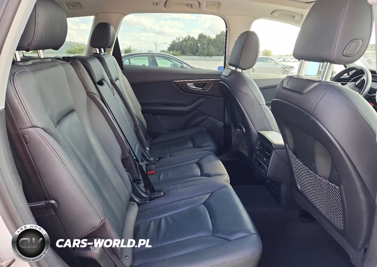 2022 Audi Q7 Premium VIN:WA1AJBF72ND003042 - 10