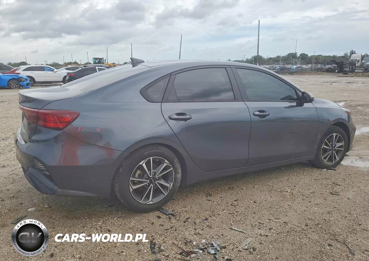 2023 Kia Forte Lxs VIN:3KPF24AD9PE581156 - 3