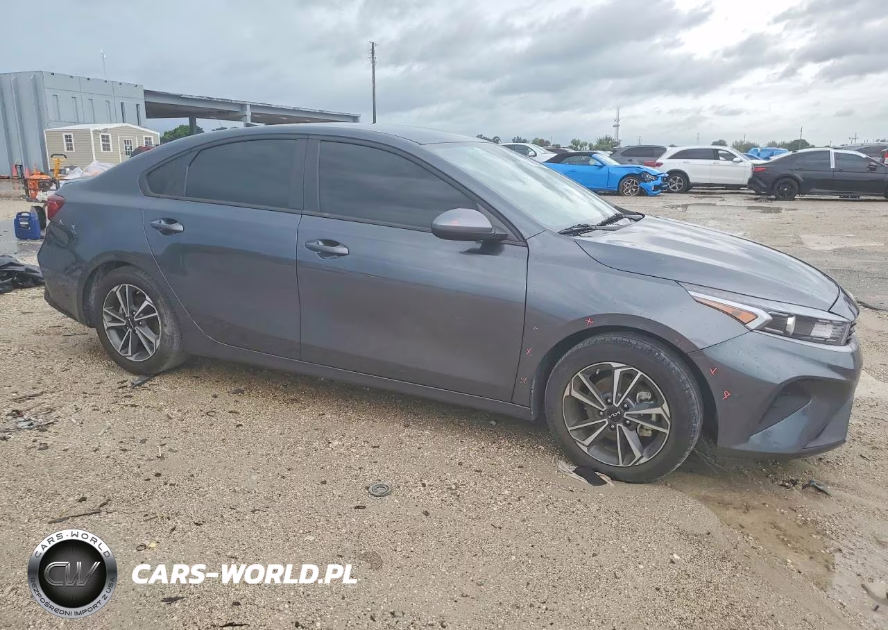 2023 Kia Forte Lxs VIN:3KPF24AD9PE581156 - 4