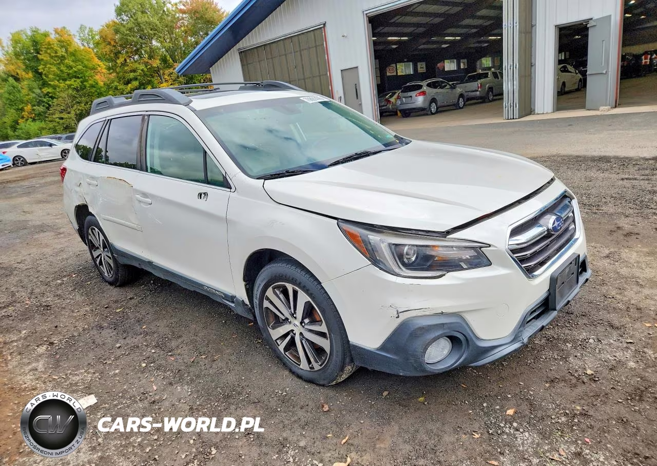 2018 Subaru Outback 3.6R Limited VIN:4S4BSENC6J3344270 - 4