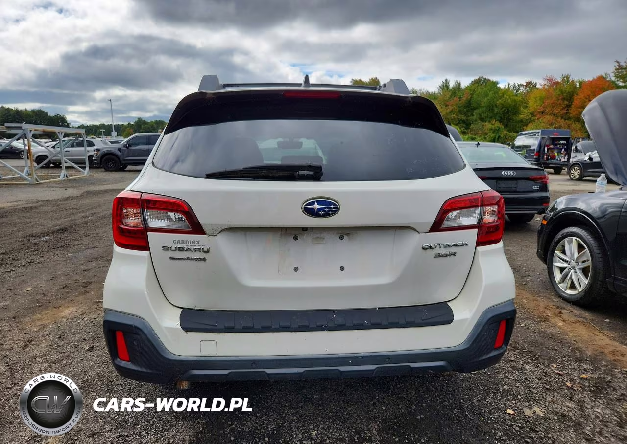 2018 Subaru Outback 3.6R Limited VIN:4S4BSENC6J3344270 - 6