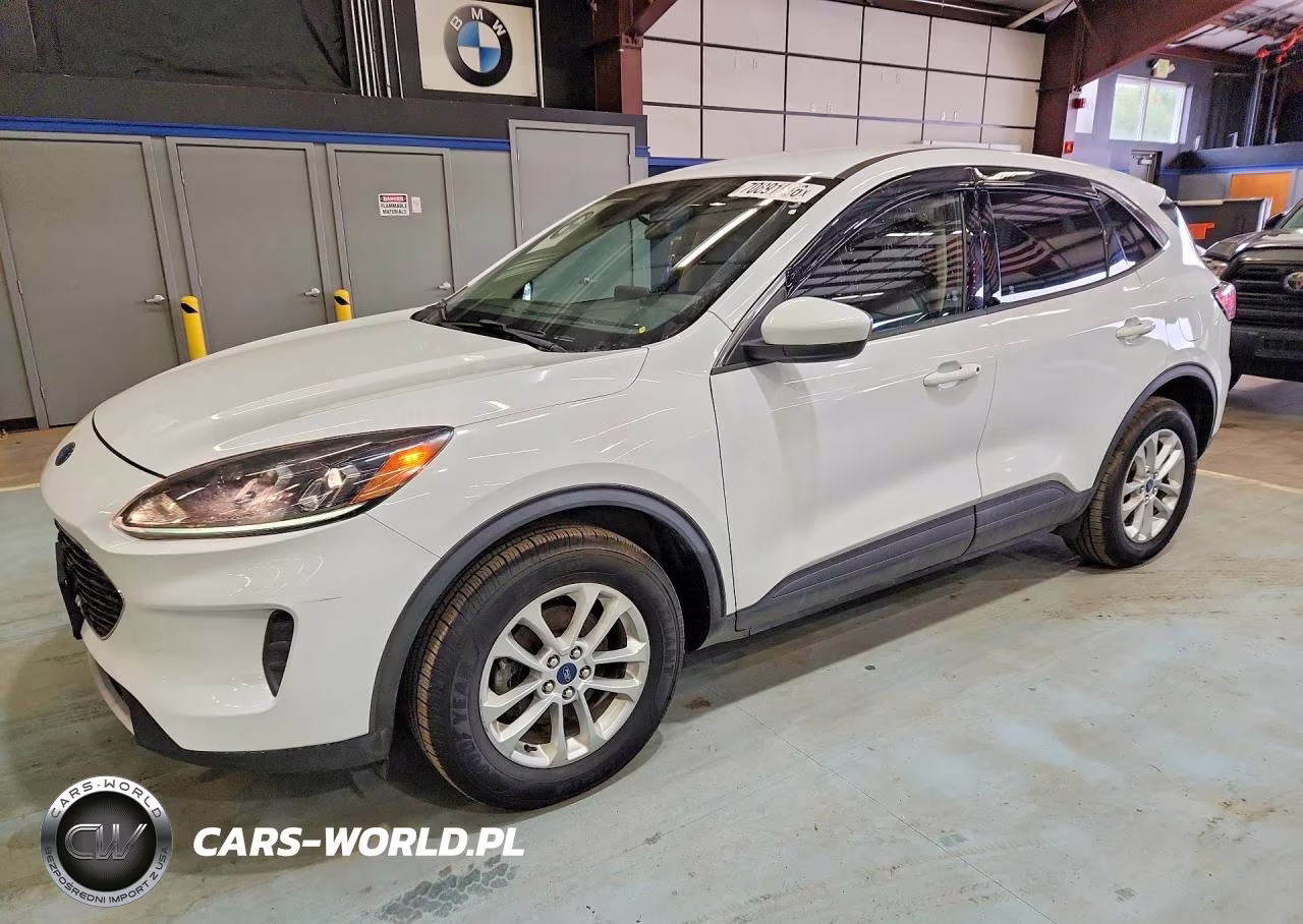 2020 Ford Escape Se