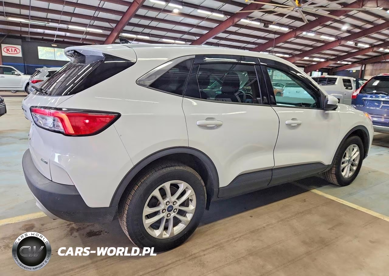 2020 Ford Escape Se VIN:1FMCU9G64LUA64812 - 3