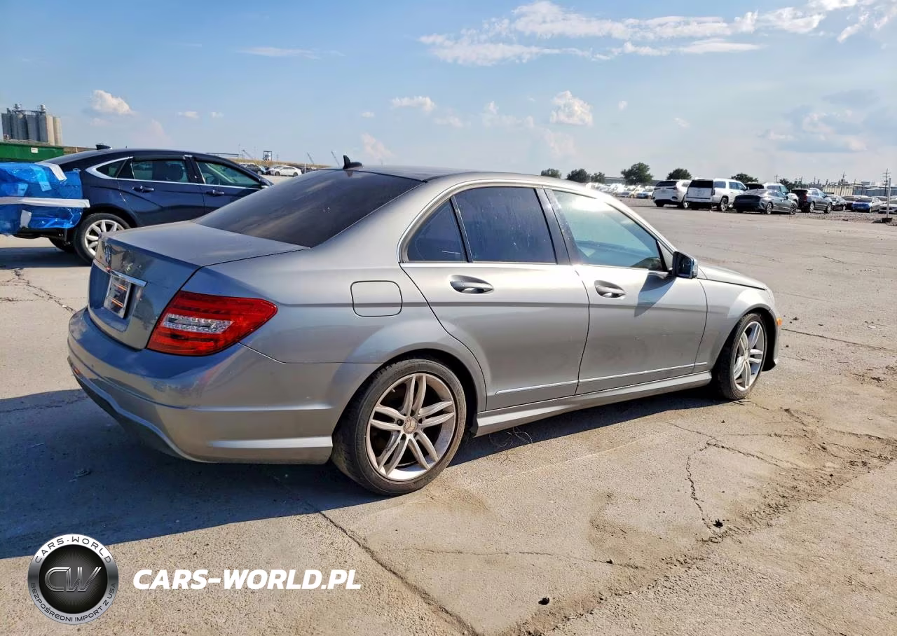 2012 Mercedes-Benz C 250 VIN:WDDGF4HB9CA621977 - 3
