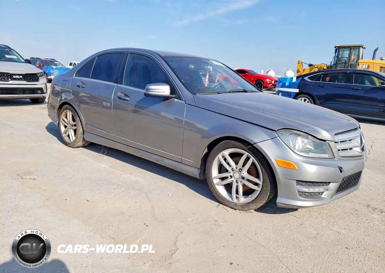 2012 Mercedes-Benz C 250 VIN:WDDGF4HB9CA621977 - 4