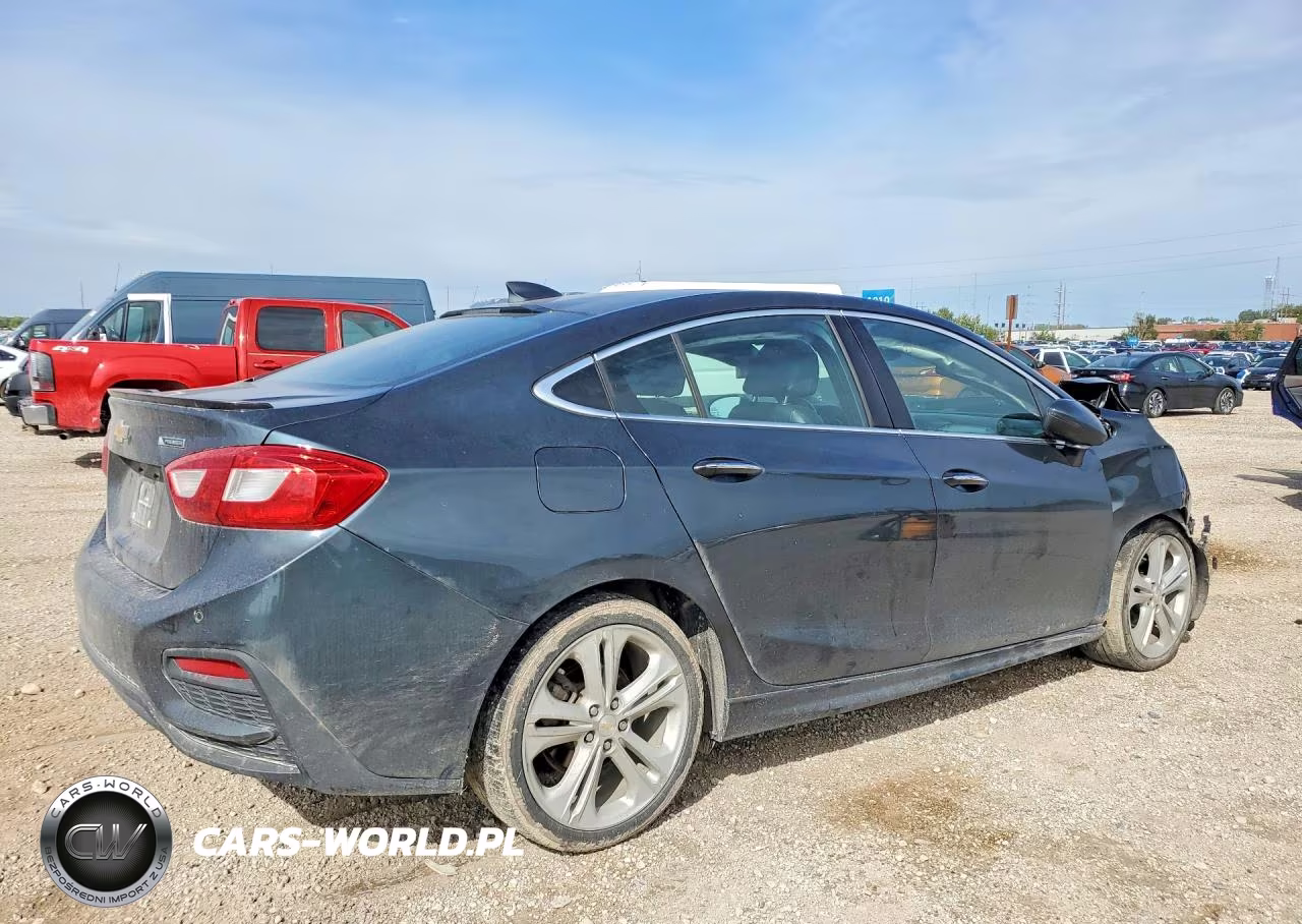 2017 Chevrolet Cruze Premier VIN:1G1BF5SM1H7121149 - 3