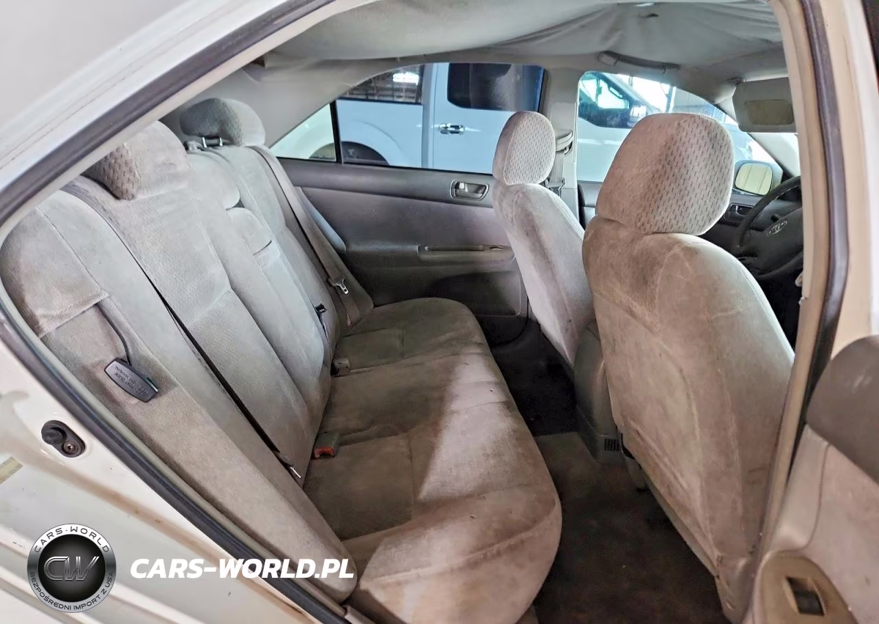 2002 Toyota Camry Le VIN:4T1BE32K02U078070 - 10