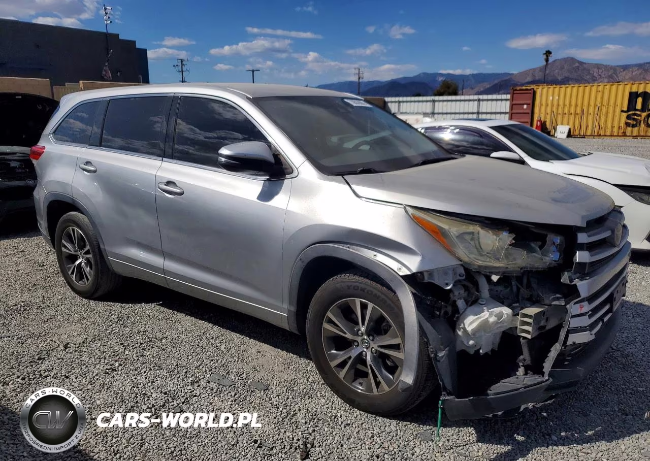 2017 Toyota Highlander Le VIN:5TDZARFH3HS024257 - 4