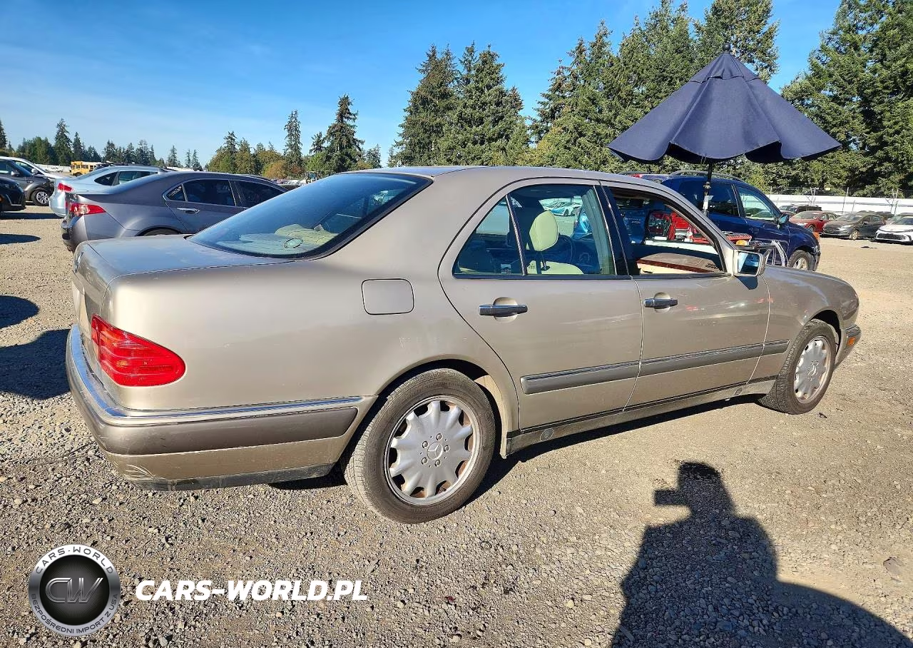 1996 Mercedes-Benz E 320 VIN:WDBJF55F0TJ023370 - 3