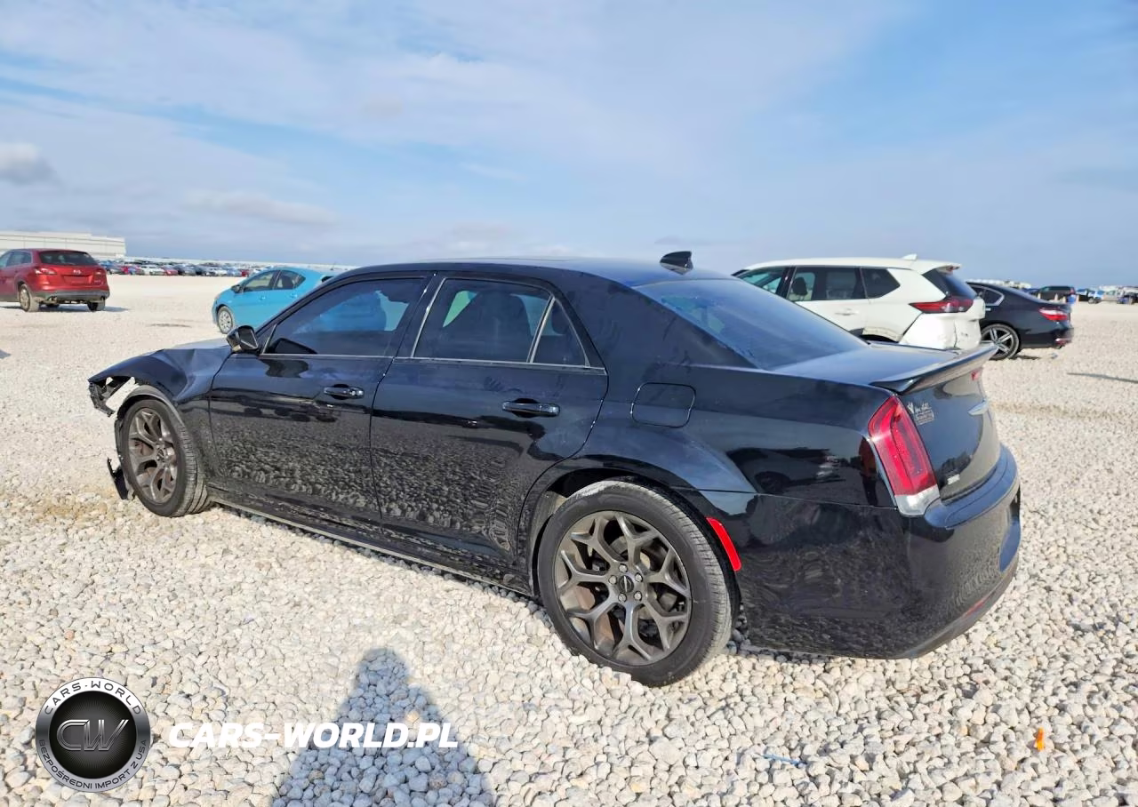 2018 Chrysler 300 S VIN:2C3CCABG7JH227742 - 2