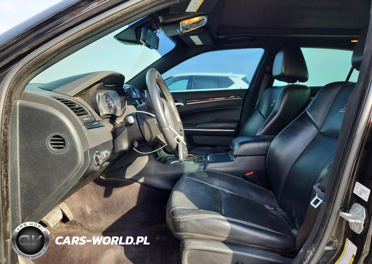 2018 Chrysler 300 S VIN:2C3CCABG7JH227742 - 7