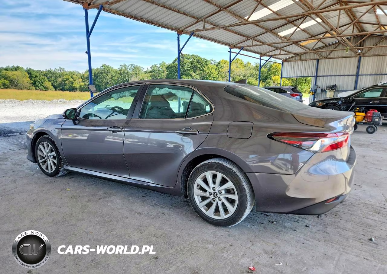 2022 Toyota Camry Le VIN:4T1C11AK7NU676425 - 2