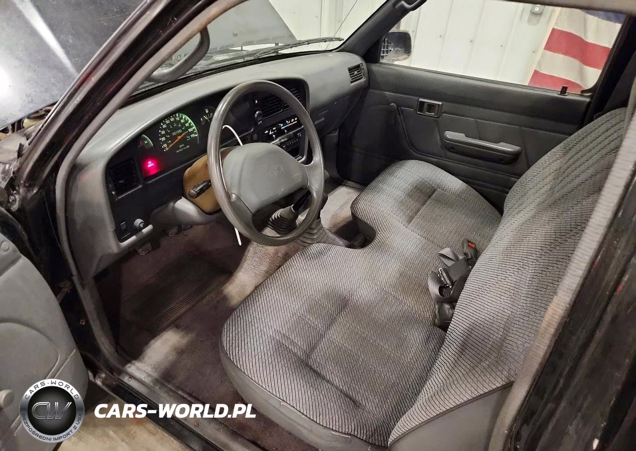 1992 Toyota Pickup Deluxe VIN:JT4RN01P3N0030184 - 8