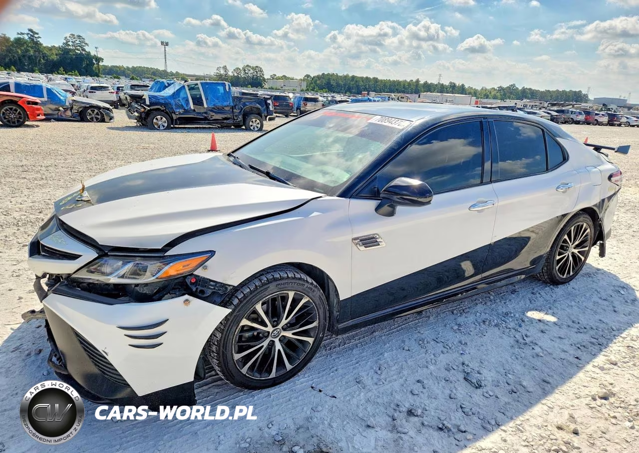 2018 Toyota Camry Se VIN:4T1B11HKXJU596323 - 1