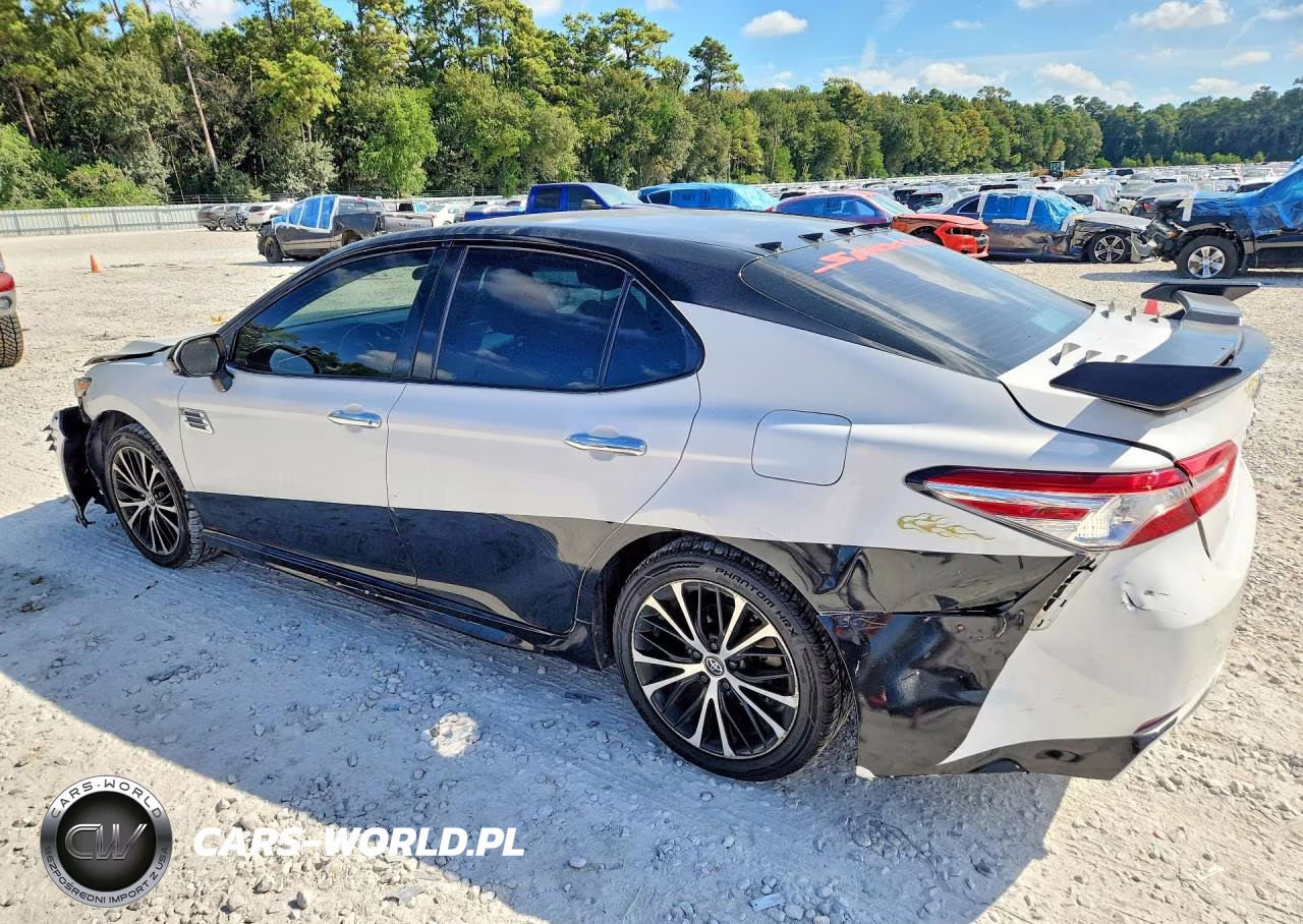 2018 Toyota Camry Se VIN:4T1B11HKXJU596323 - 2