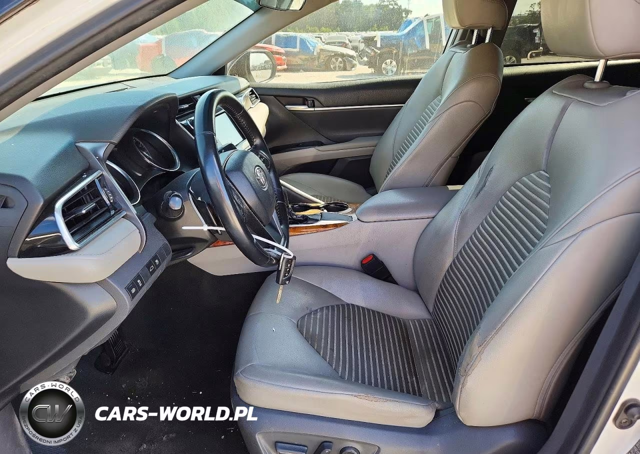2018 Toyota Camry Se VIN:4T1B11HKXJU596323 - 7