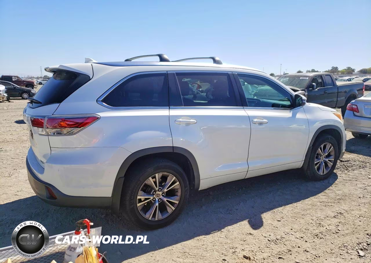 2014 Toyota Highlander Xle VIN:5TDJKRFH8ES031369 - 3