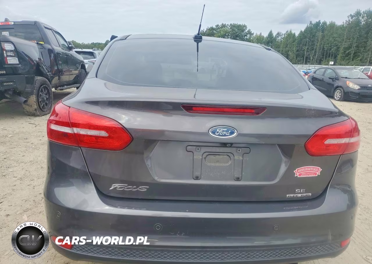 2015 Ford Focus Se VIN:1FADP3F27FL323773 - 6