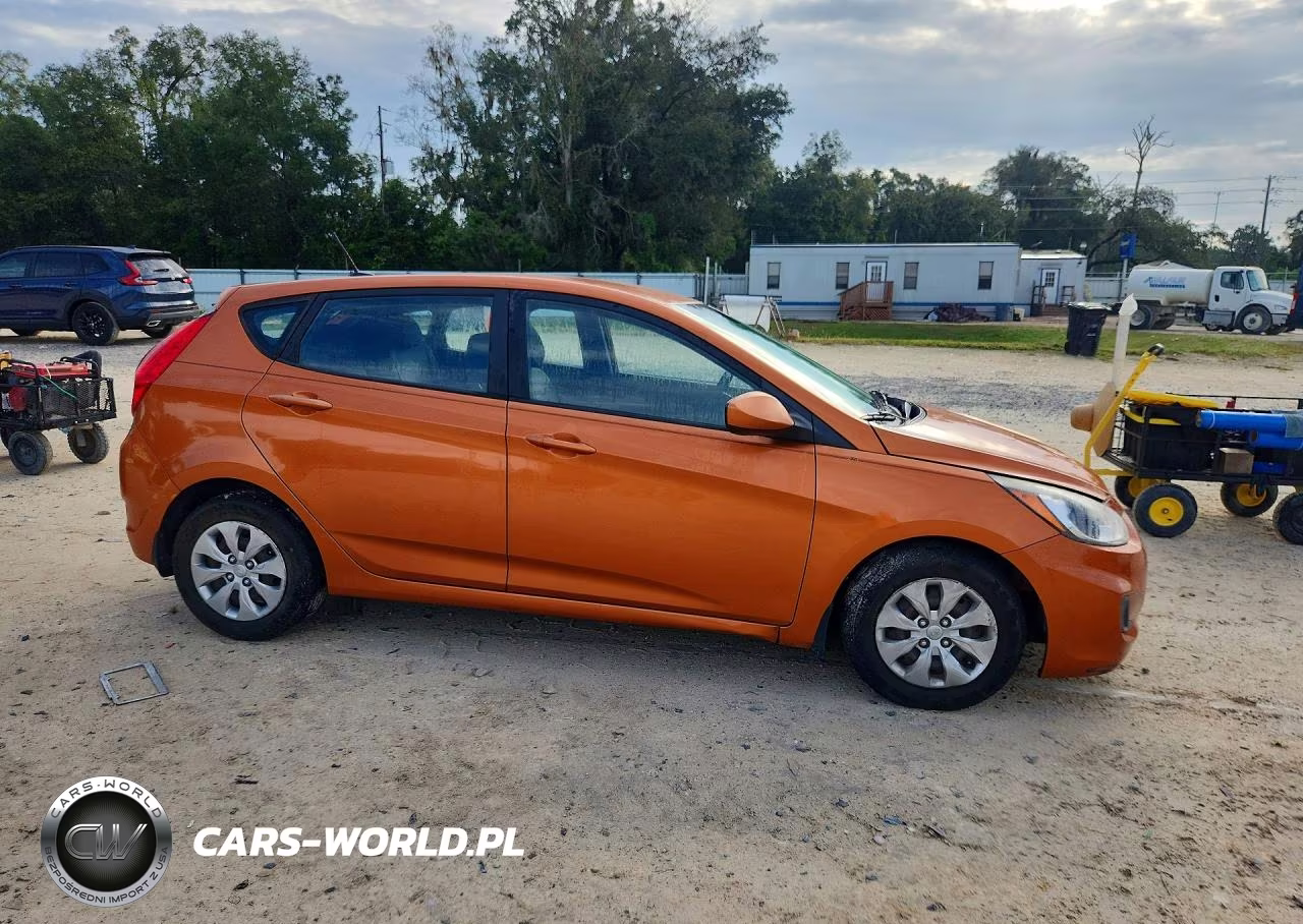 2017 Hyundai Accent Se VIN:KMHCT5AE5HU327862 - 4
