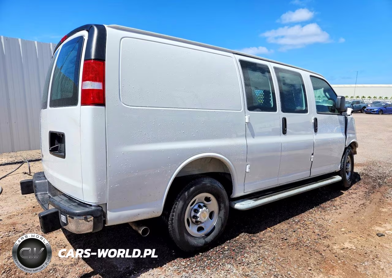 2025 Chevrolet Express G2500 VIN:1GCWGAFP8S1225540 - 3