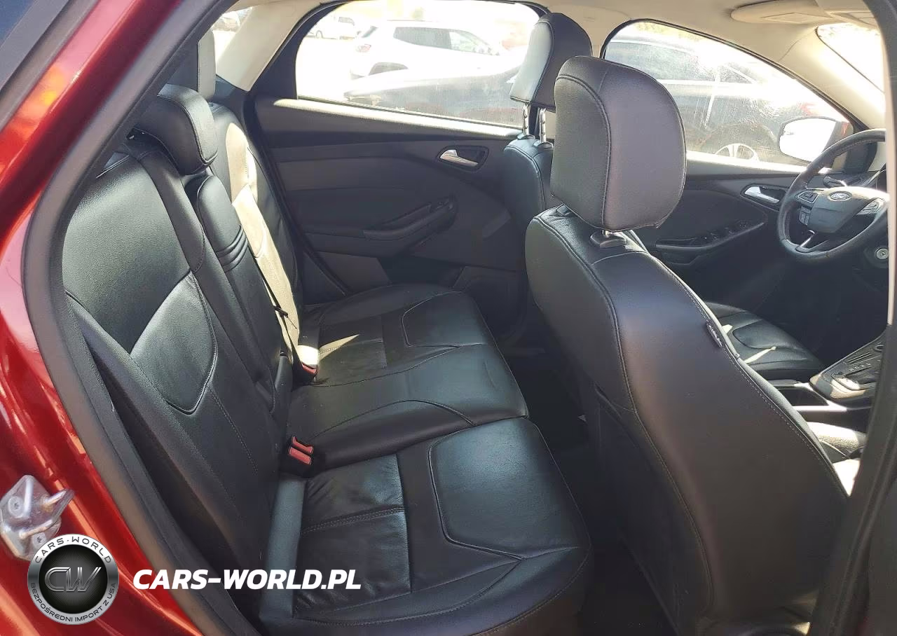 2016 Ford Focus Se VIN:1FADP3F2XGL233857 - 10