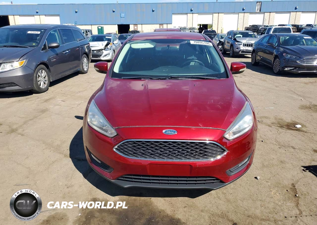2016 Ford Focus Se VIN:1FADP3F2XGL233857 - 5