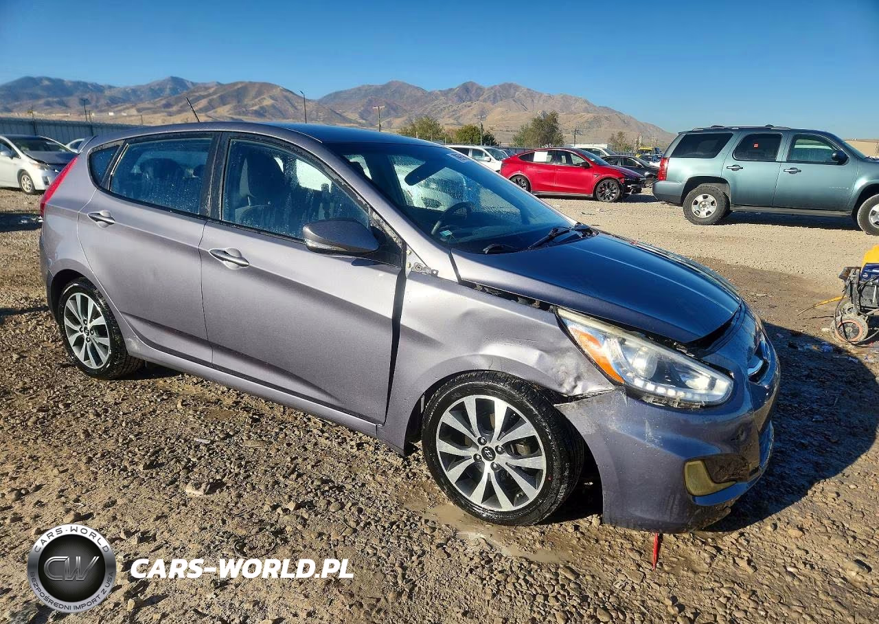 2016 Hyundai Accent Sport VIN:KMHCU5AE1GU259099 - 4