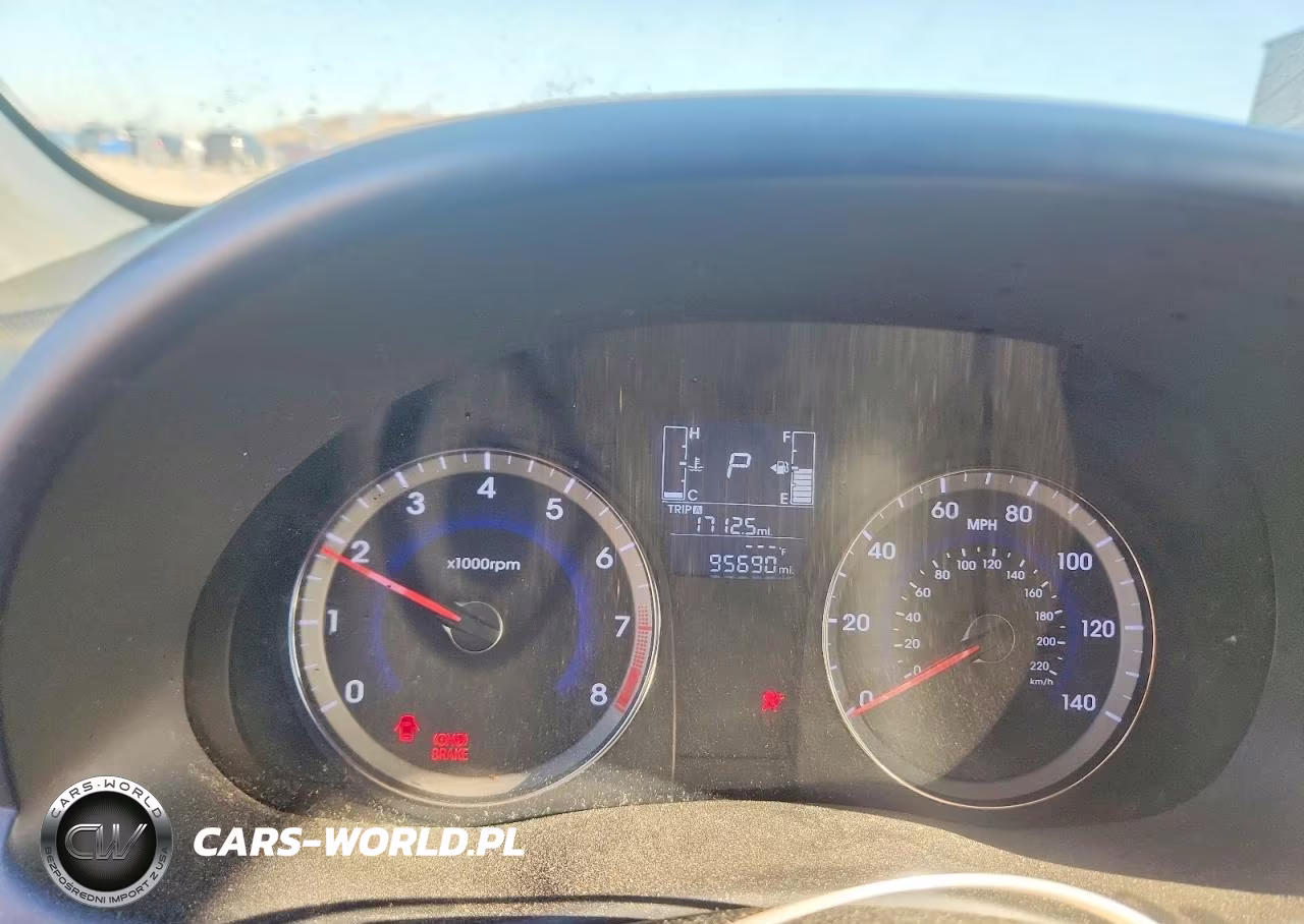 2016 Hyundai Accent Sport VIN:KMHCU5AE1GU259099 - 9