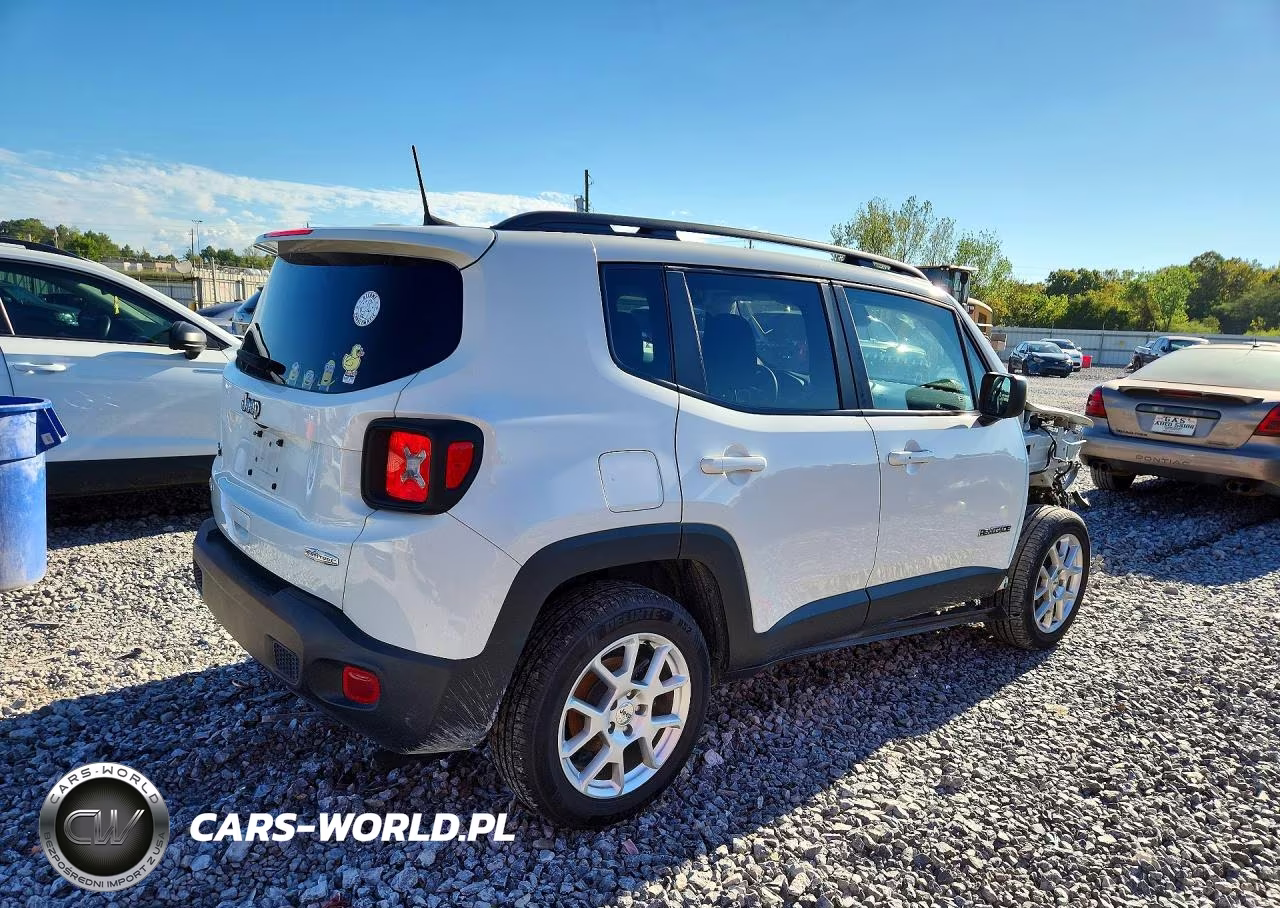 2022 Jeep Renegade Latitude VIN:ZACNJDB11NPN78994 - 3