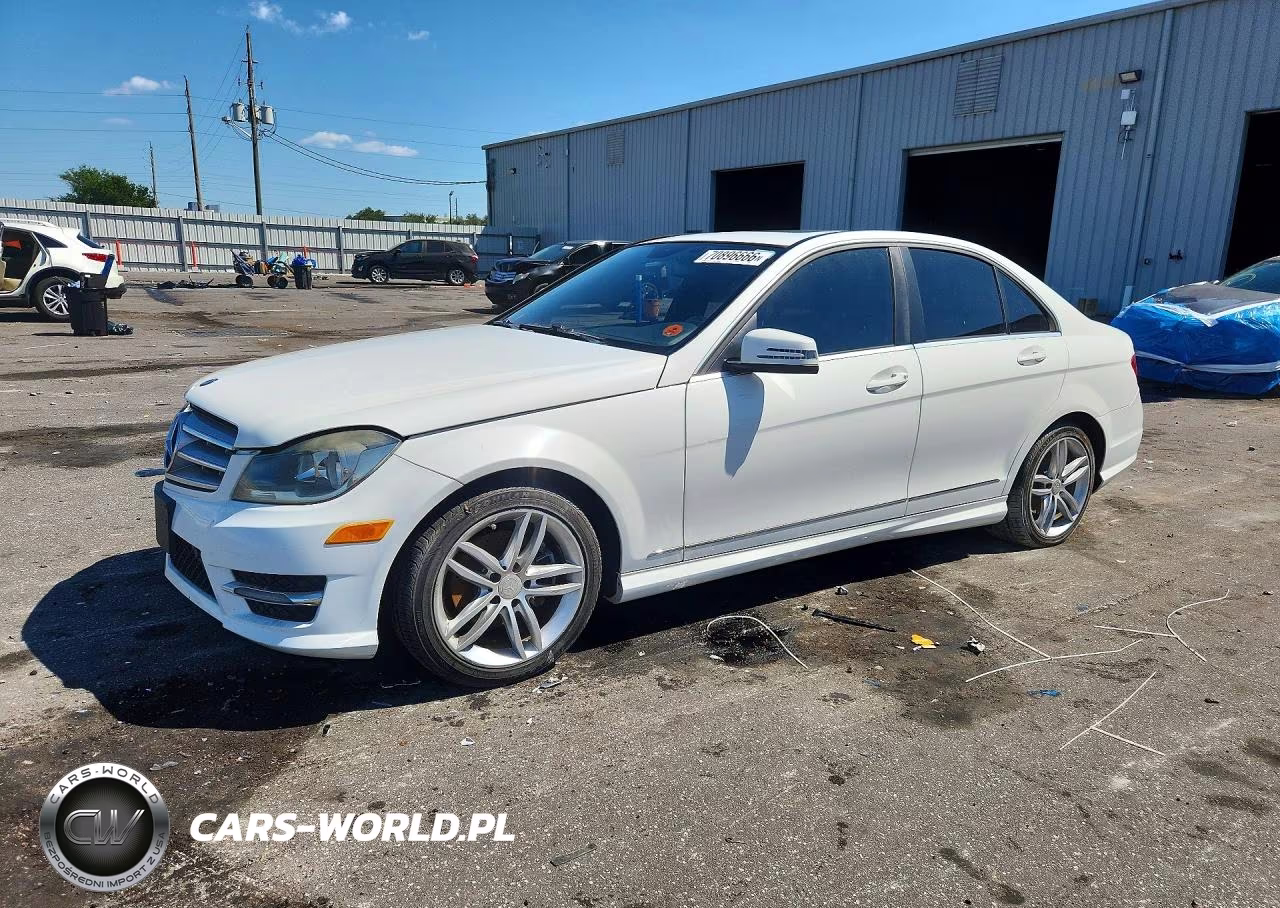 2013 Mercedes-Benz C 250 – zdjęcie 1 z 12