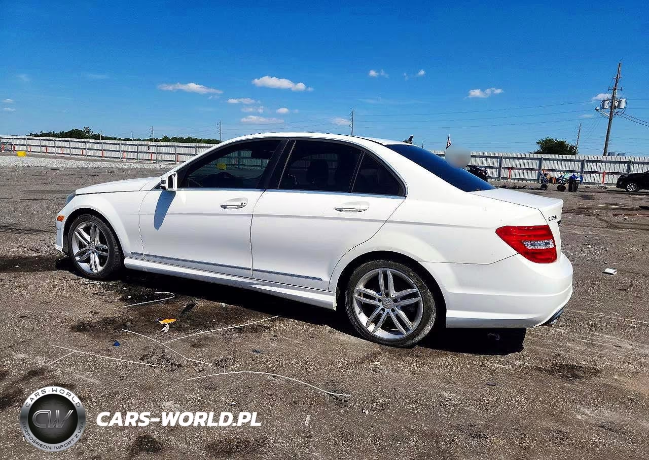 2013 Mercedes-Benz C 250 VIN:WDDGF4HB0DA843986 - 2