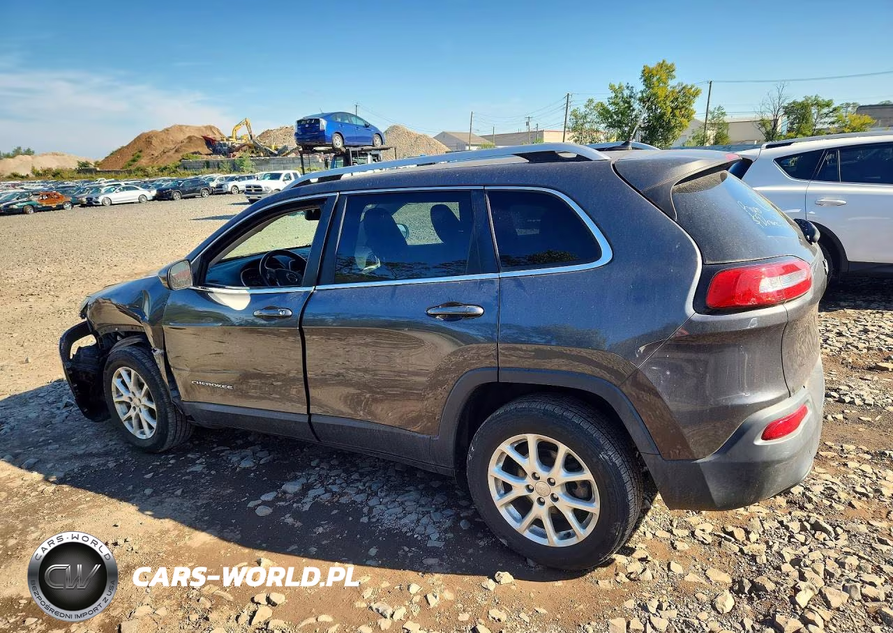 2015 Jeep Cherokee Latitude VIN:1C4PJLCB6FW761020 - 2