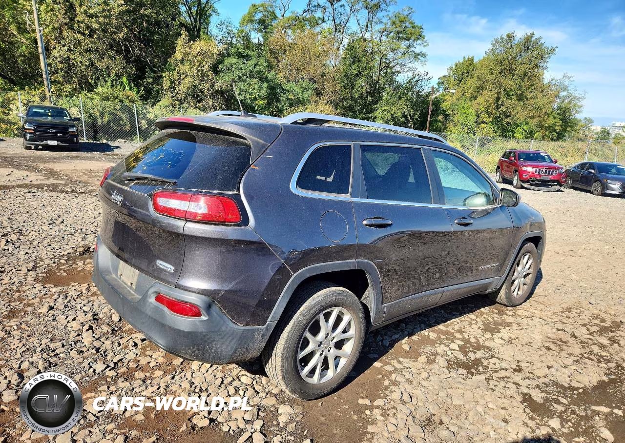2015 Jeep Cherokee Latitude VIN:1C4PJLCB6FW761020 - 3