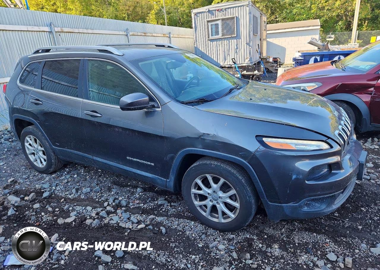 2015 Jeep Cherokee Latitude VIN:1C4PJLCB6FW761020 - 4