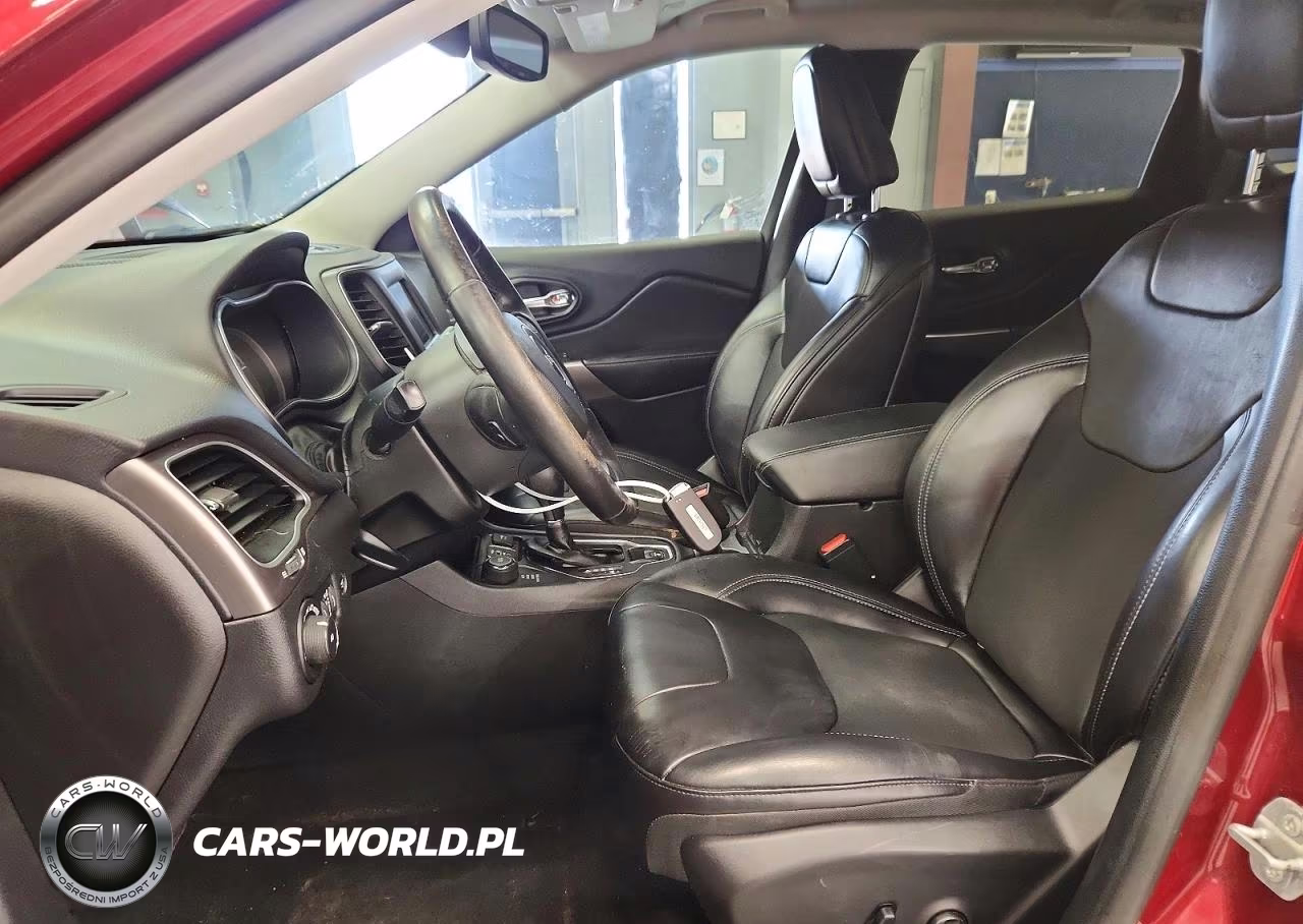 2019 Jeep Cherokee Latitude Plus VIN:1C4PJMLX5KD480768 - 7