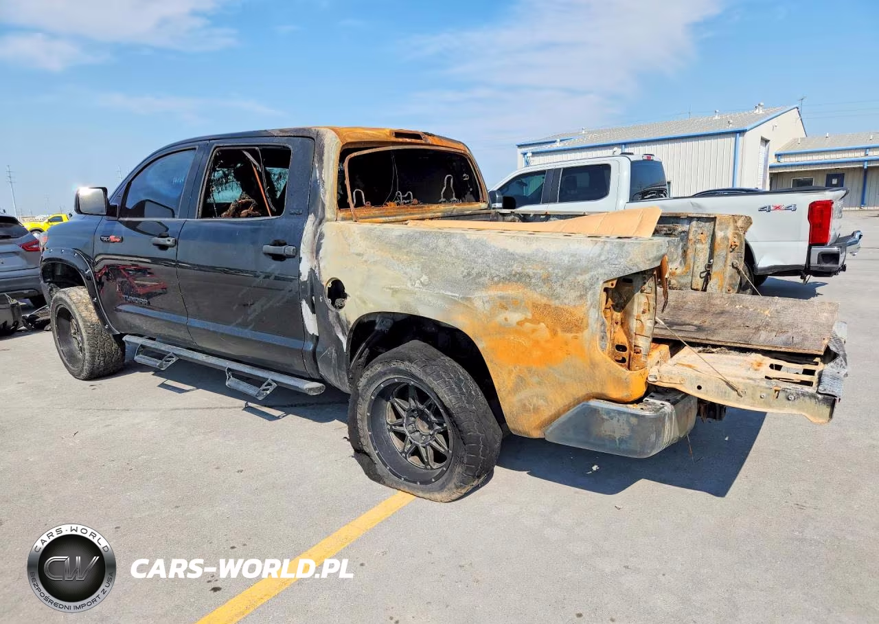 2018 Toyota Tundra Crewmax Sr5 VIN:5TFDY5F19JX687575 - 2