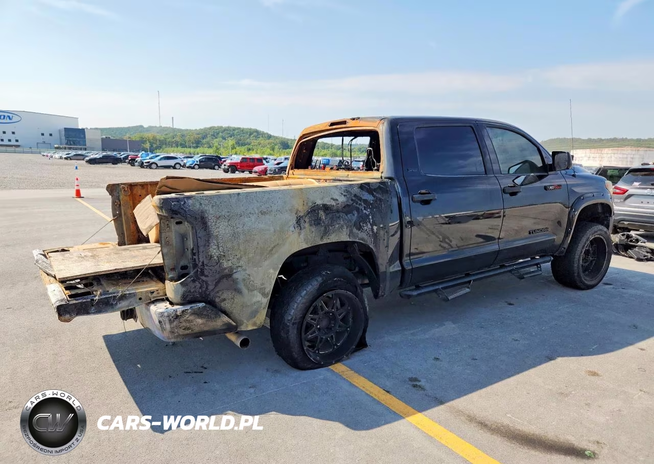 2018 Toyota Tundra Crewmax Sr5 VIN:5TFDY5F19JX687575 - 3