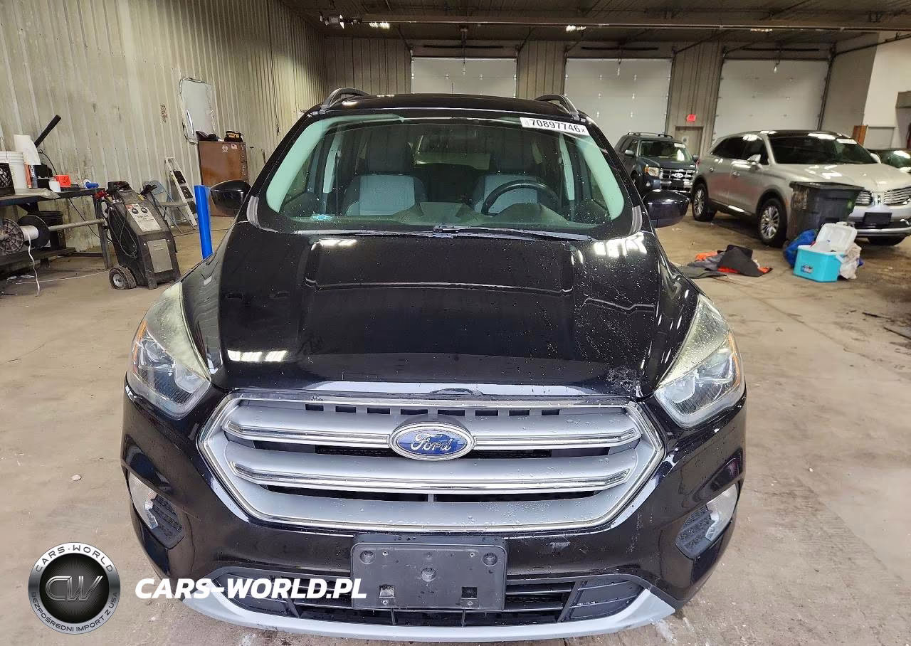 2017 Ford Escape Se VIN:1FMCU0GD3HUC63917 - 5