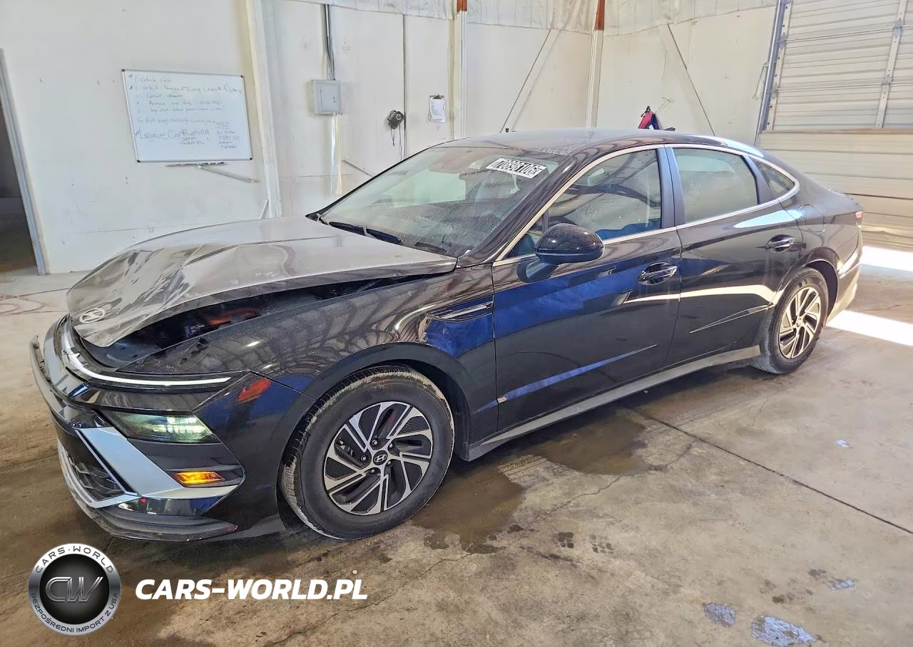 2026 Hyundai Sonata Hybrid Blue VIN:KMHL24JJ6TA162392 - 1