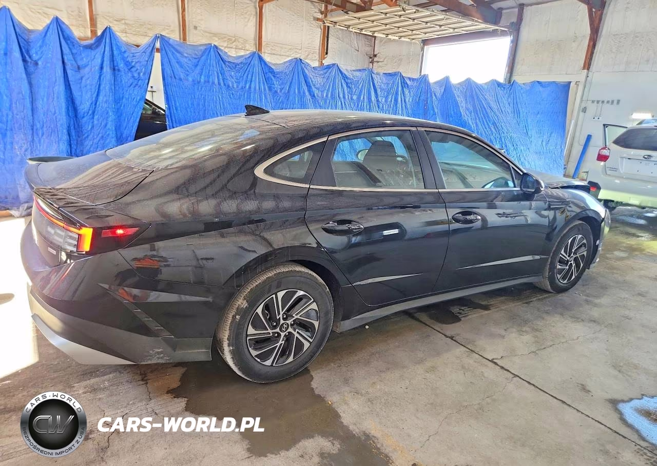 2026 Hyundai Sonata Hybrid Blue VIN:KMHL24JJ6TA162392 - 3