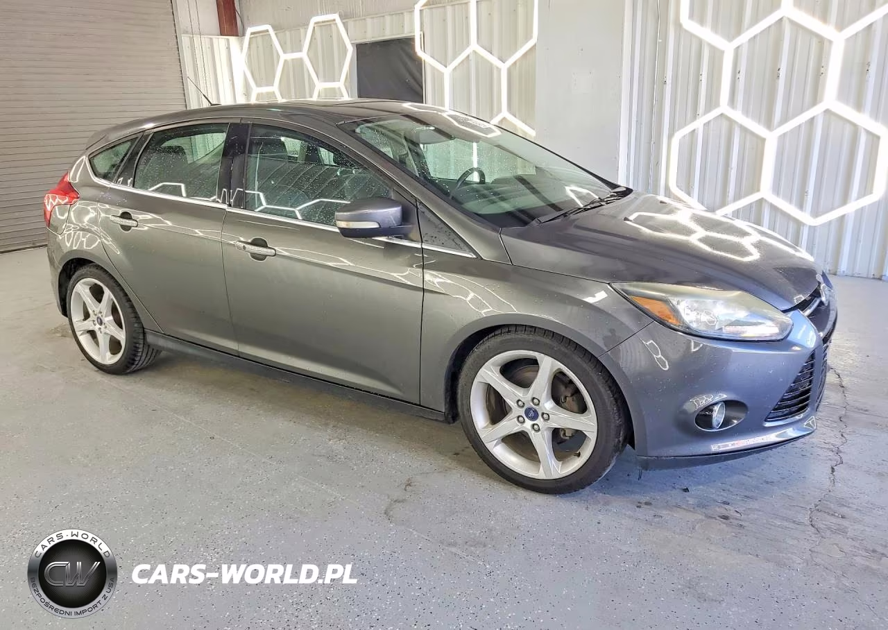 2012 Ford Focus Titanium VIN:1FAHP3N24CL327469 - 4