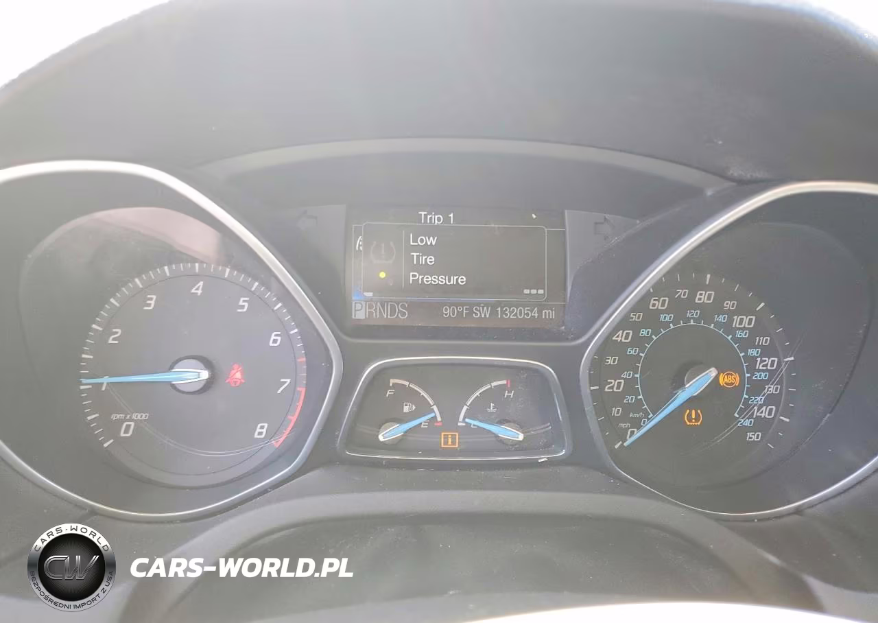2012 Ford Focus Titanium VIN:1FAHP3N24CL327469 - 9