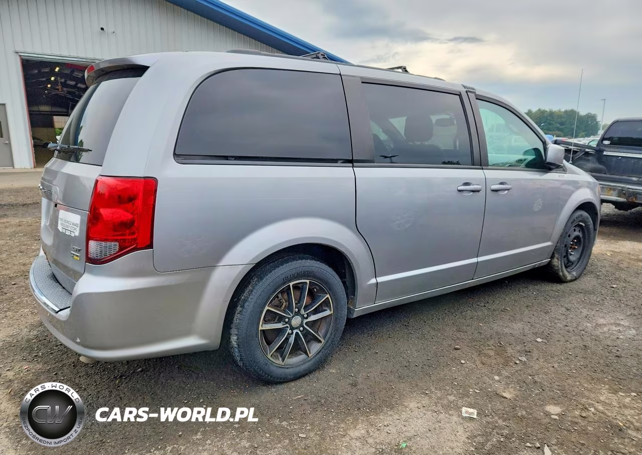 2018 Dodge Grand Caravan Gt VIN:2C4RDGEG1JR240854 - 3