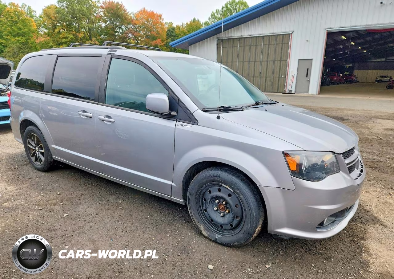 2018 Dodge Grand Caravan Gt VIN:2C4RDGEG1JR240854 - 4